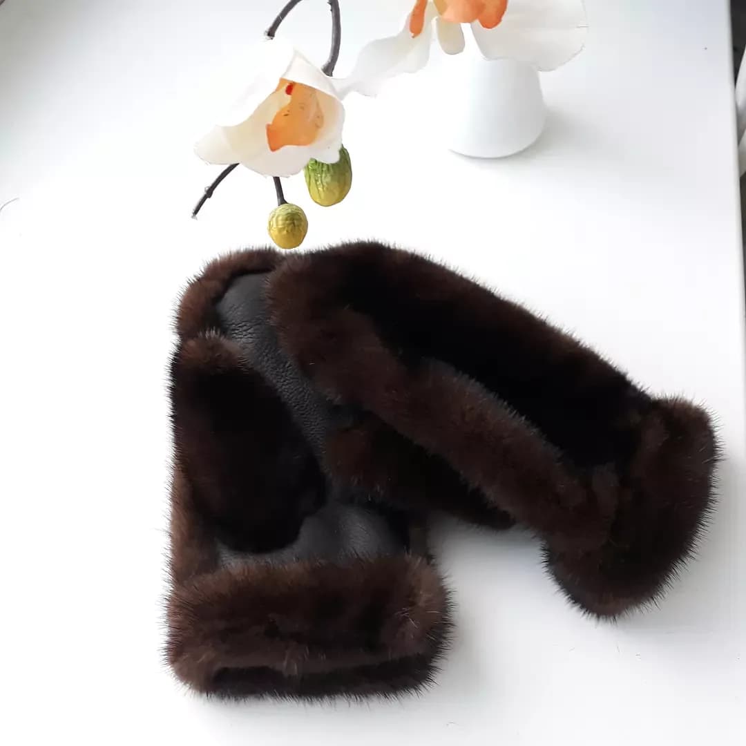 Brown mink mittens with leather inserts