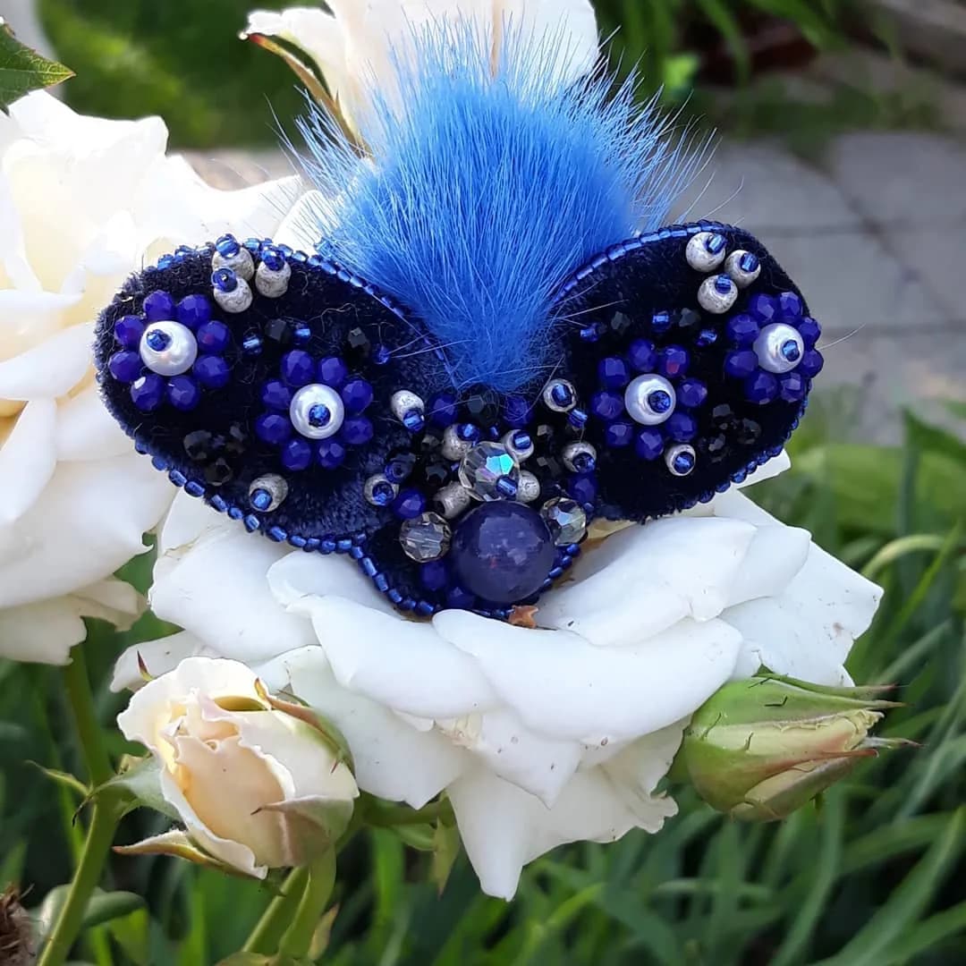 Blue beetle brooch with mink fur