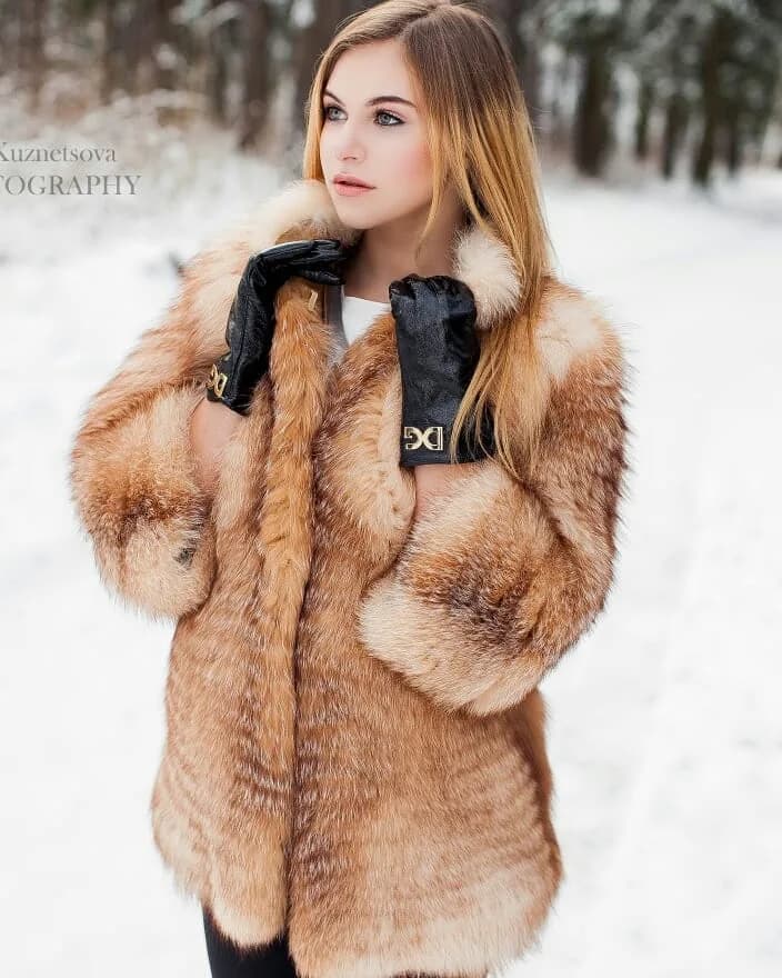 Fox fur car coat with three-quarter sleeves