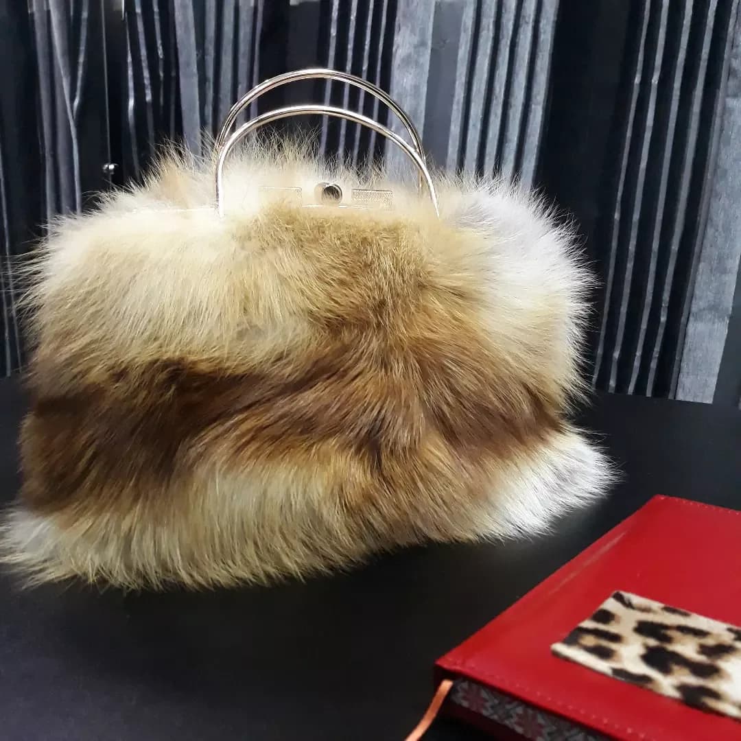Natural-colour fox fur bag